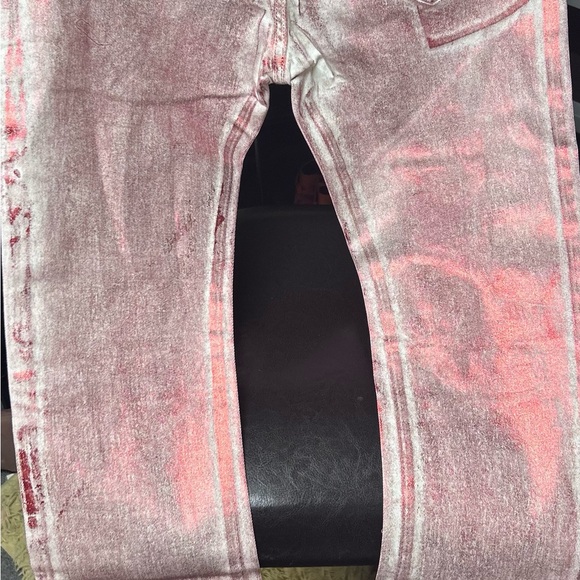 Nice and in style pants never worn NWT - Picture 5 of 6